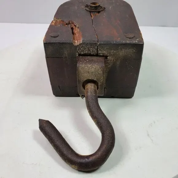 Antique Primitive Wood Pulley Single Wheel Barn Pulley - Picture 6 of 10